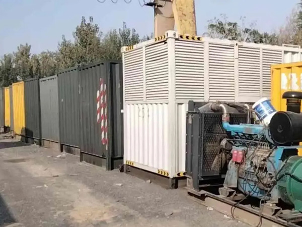 调兵山200KW柴油发电机机组每小时油耗是多少？
